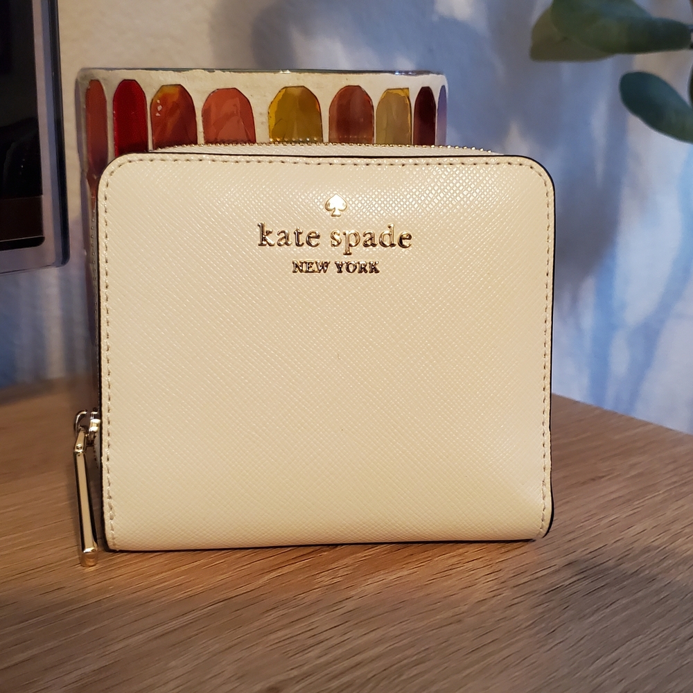 Kate Spade Staci Wallet in Meringue